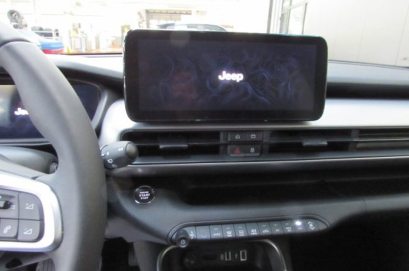 Jeep Avenger usata a Milano (8)