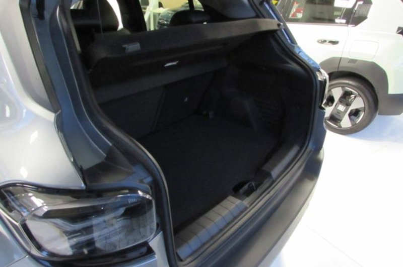Jeep Avenger nuova a Milano (11)