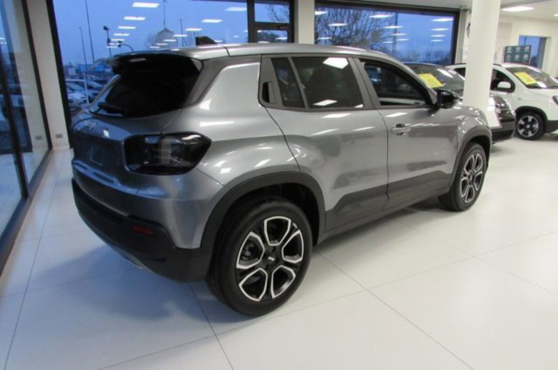 Jeep Avenger nuova a Milano (3)