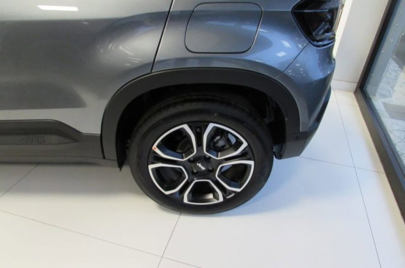 Jeep Avenger nuova a Milano (4)