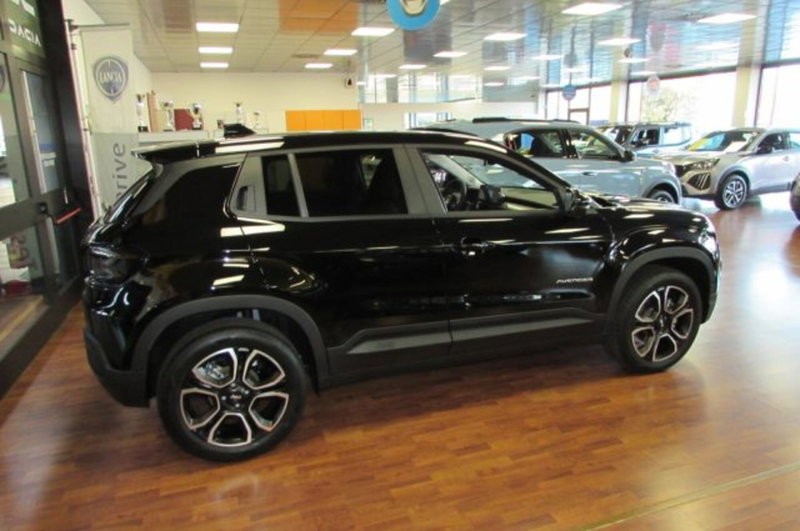 Jeep Avenger nuova a Milano (3)
