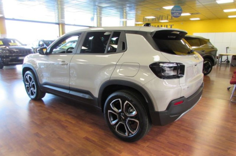 Jeep Avenger nuova a Milano (4)