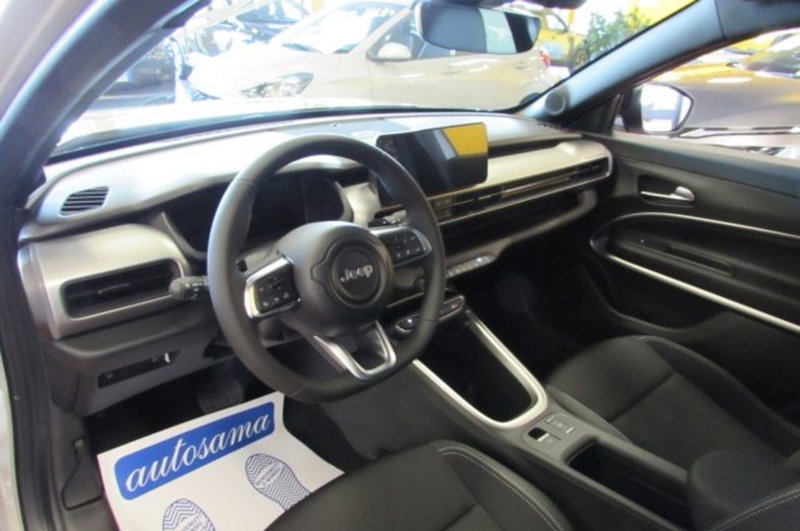 Jeep Avenger nuova a Milano (7)