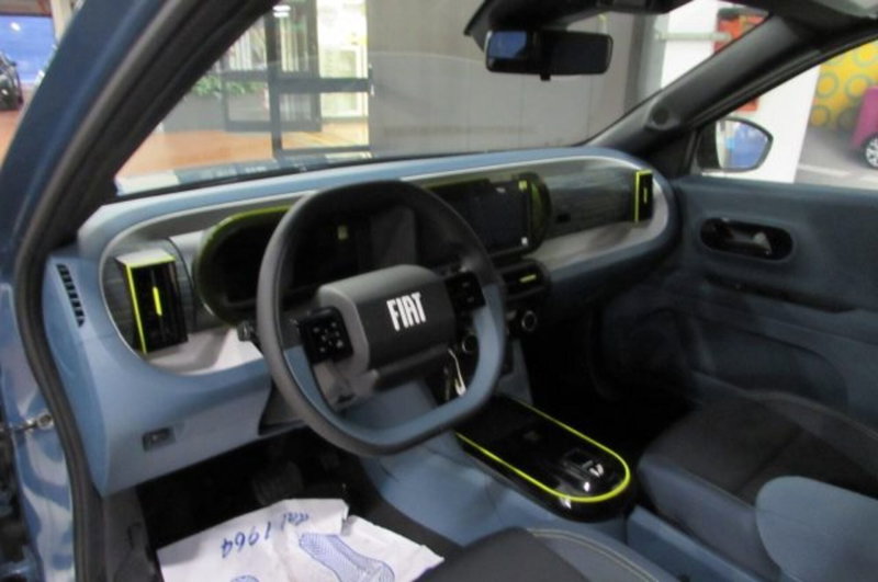 Fiat Grande Panda nuova a Milano (7)