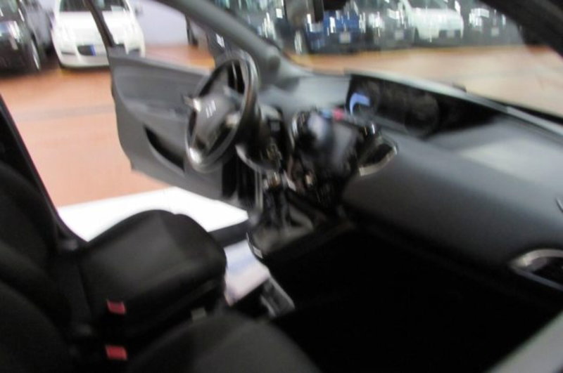 Lancia Ypsilon usata a Milano (15)