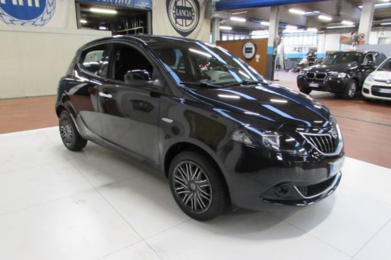 Lancia Ypsilon usata a Milano (2)