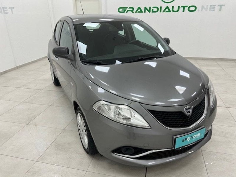 Lancia Ypsilon usata a Alessandria (5)