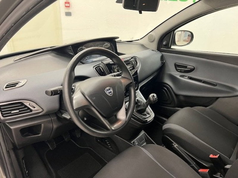 Lancia Ypsilon usata a Alessandria (7)