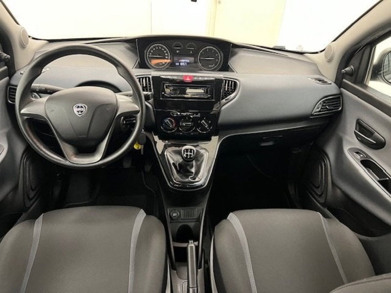 Lancia Ypsilon usata a Alessandria (8)