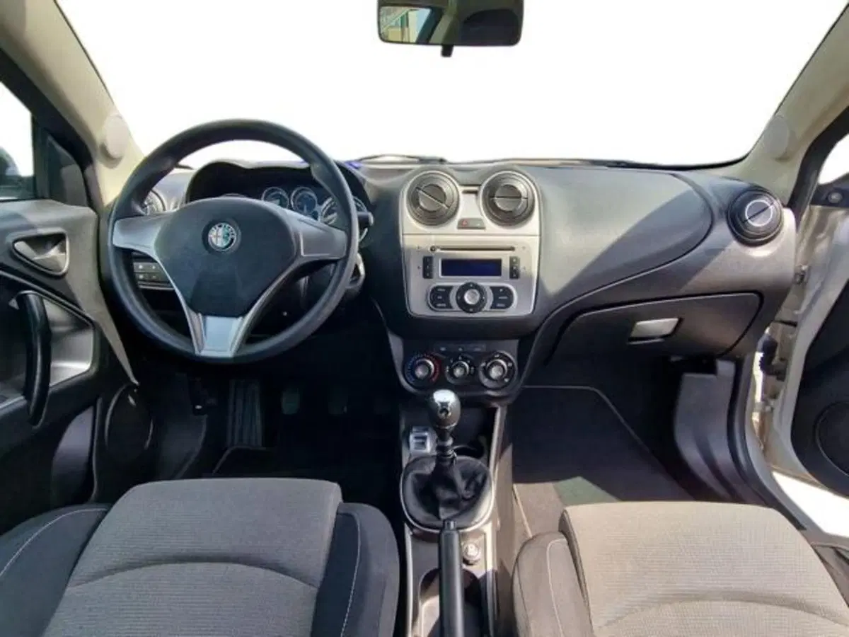 Alfa Romeo MiTo usata a Salerno (11)