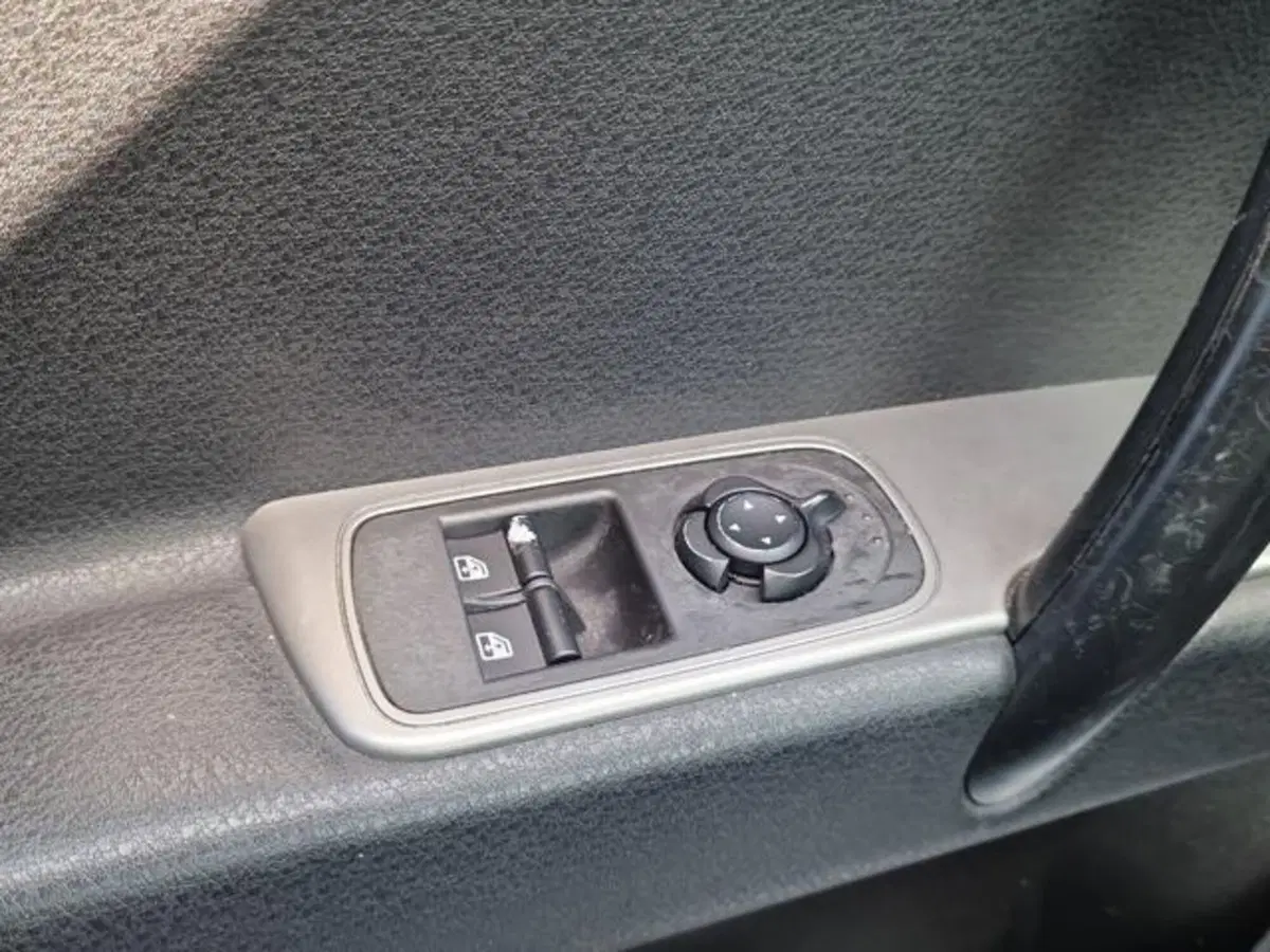 Alfa Romeo MiTo usata a Salerno (17)