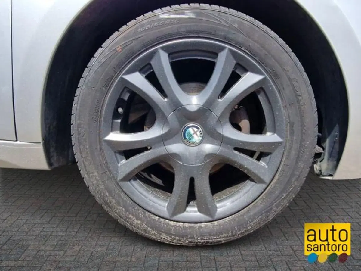 Alfa Romeo MiTo usata a Salerno (7)