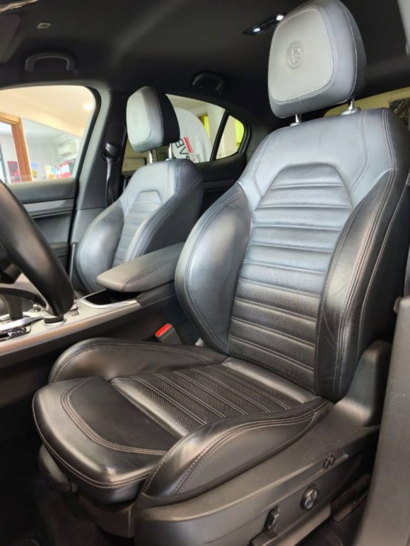 Alfa Romeo Stelvio usata a Firenze (11)