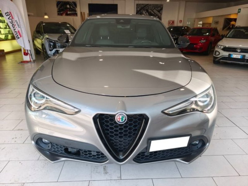 Alfa Romeo Stelvio usata a Firenze (2)