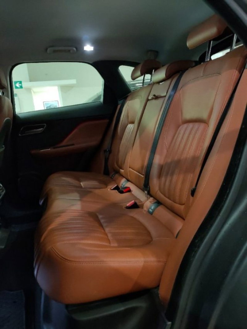 Jaguar F-Pace usata a Firenze (14)