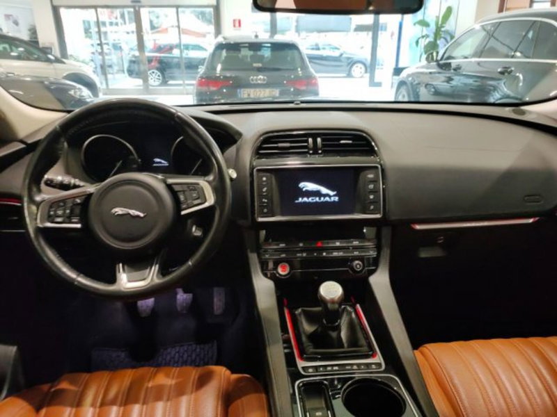 Jaguar F-Pace usata a Firenze (8)