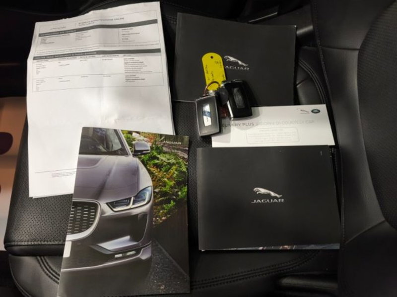 Jaguar E-Pace usata a Firenze (15)