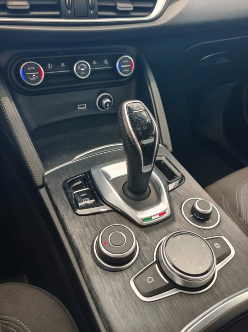 Alfa Romeo Stelvio usata a Firenze (10)