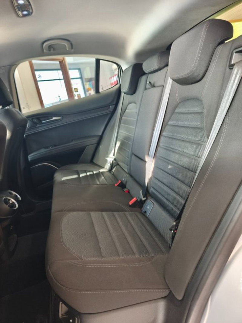 Alfa Romeo Stelvio usata a Firenze (16)