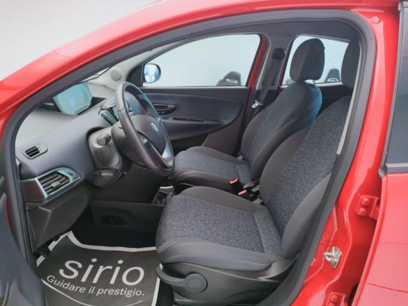 Lancia Ypsilon usata a Teramo (12)