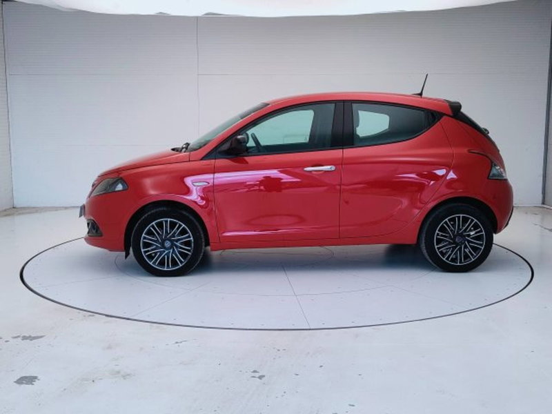 Lancia Ypsilon usata a Teramo (3)