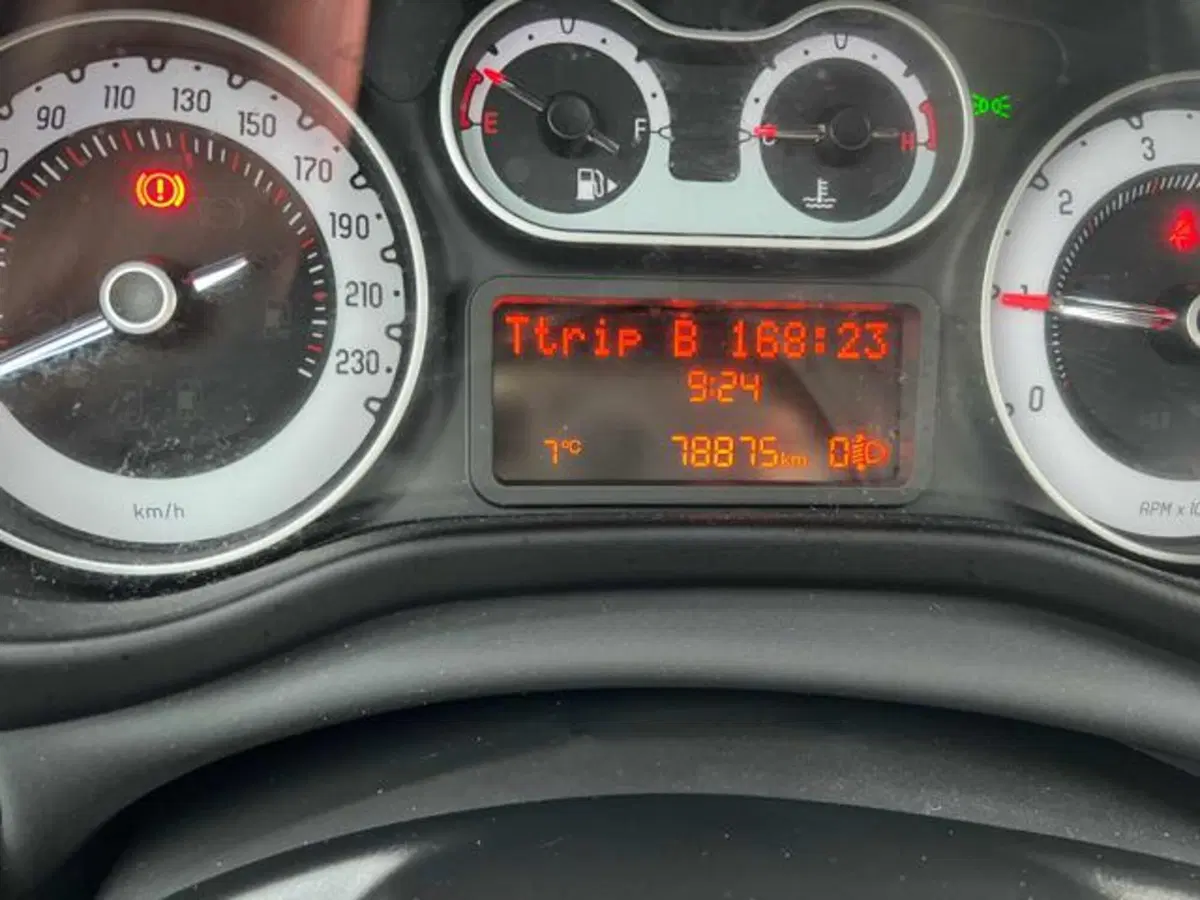 Fiat 500L usata a Lucca (8)