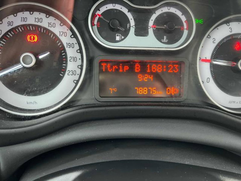 Fiat 500L usata a Lucca (8)