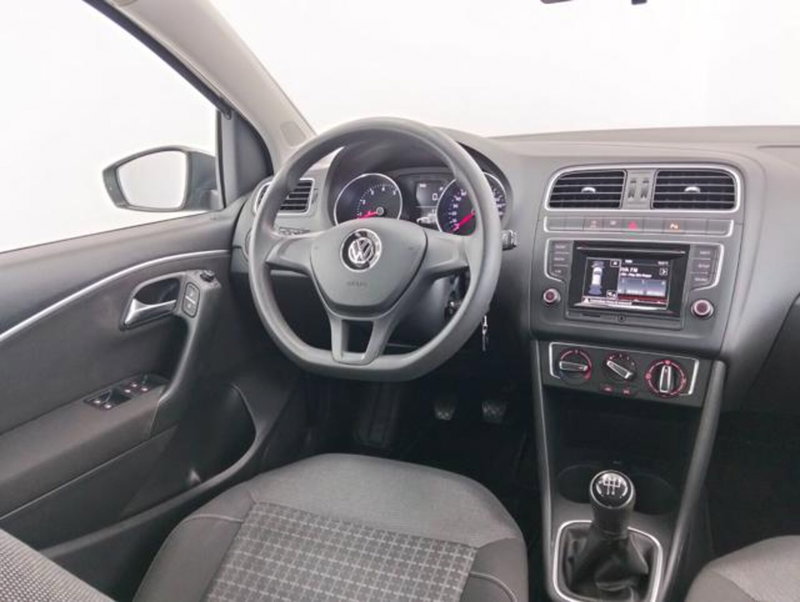 Volkswagen Polo usata a Como (10)