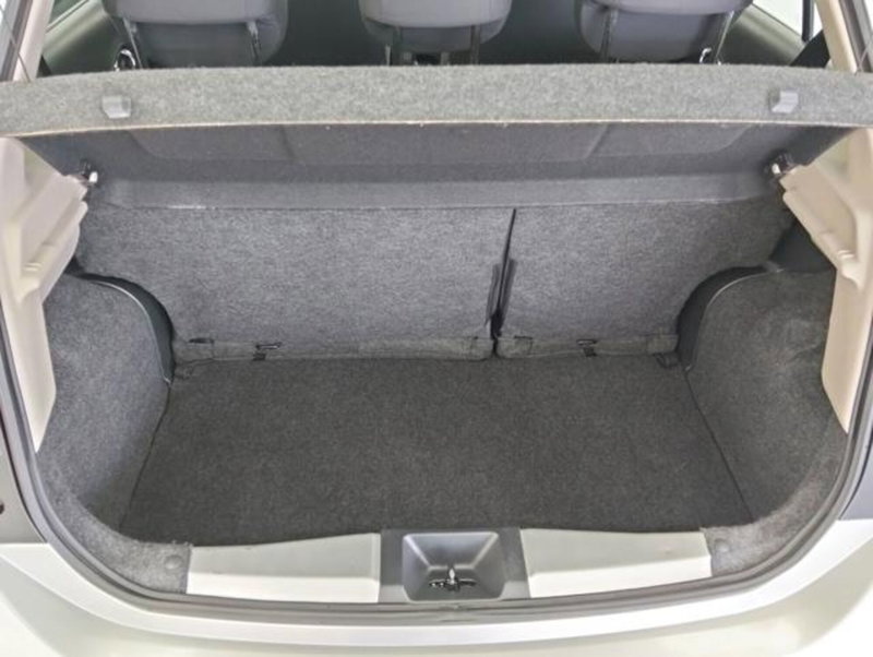 Nissan Micra usata a Como (14)