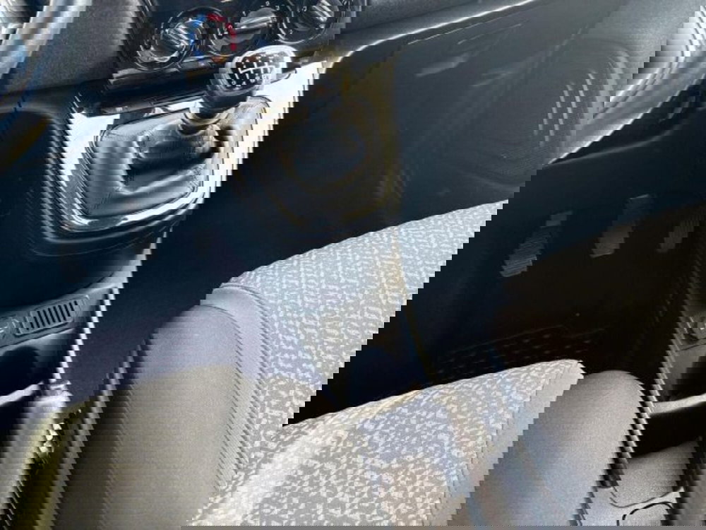 Lancia Ypsilon usata a Roma (14)