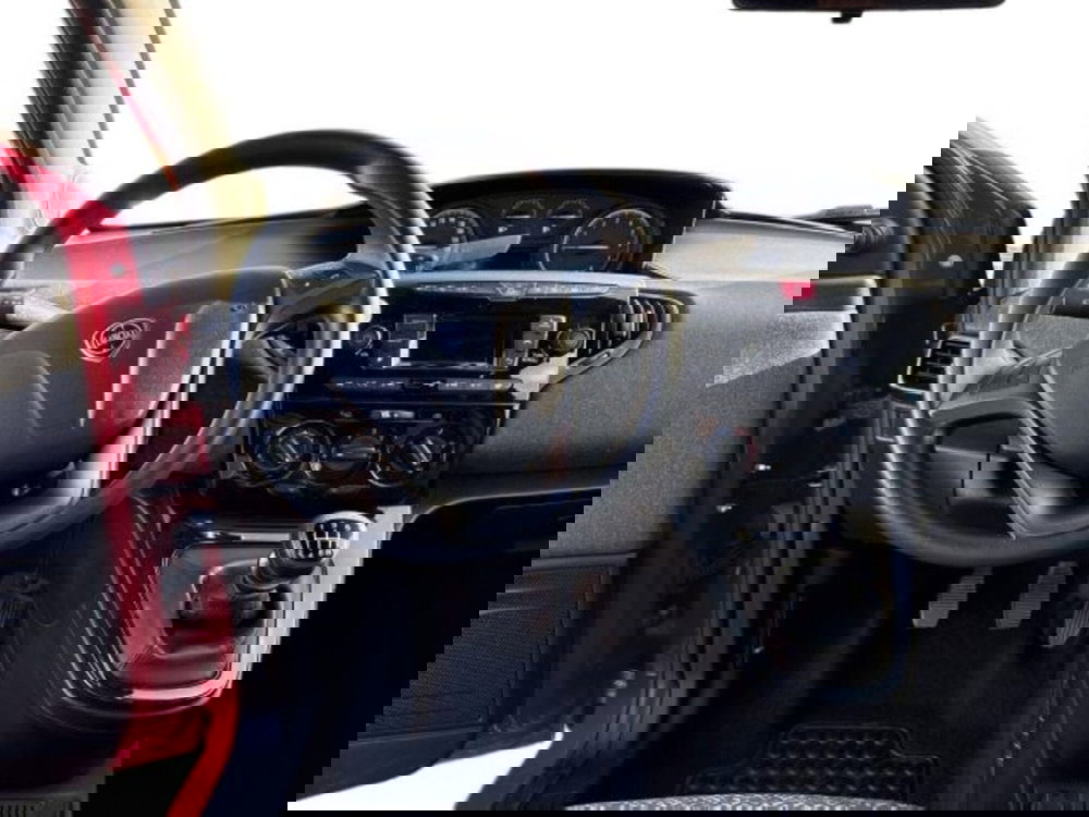Lancia Ypsilon usata a Roma (7)