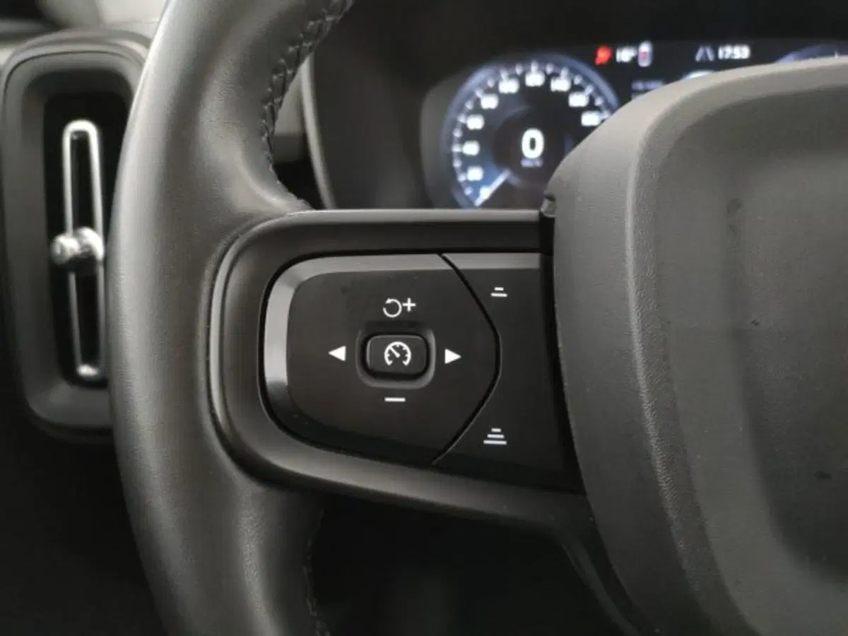 Volvo XC40 usata a Modena (19)