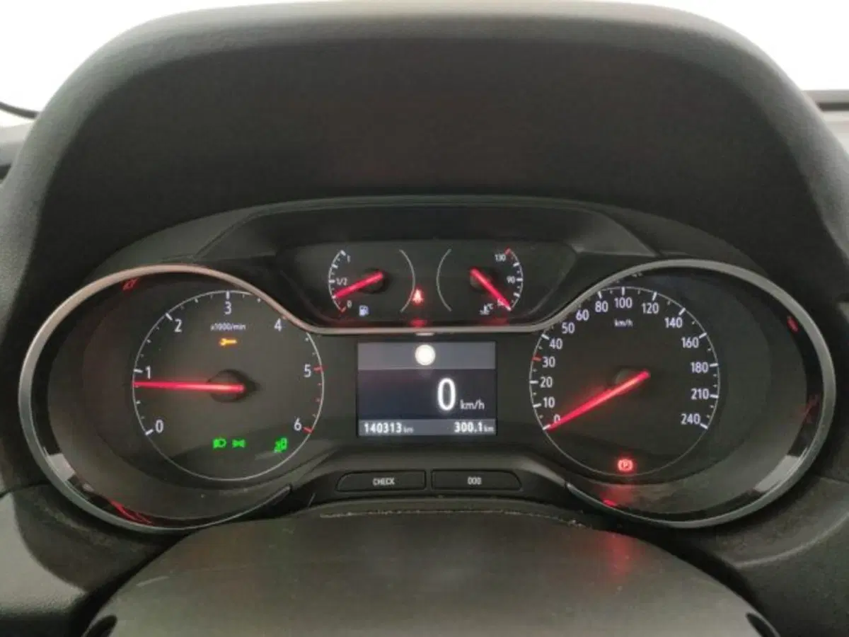 Opel Grandland X usata a Modena (12)