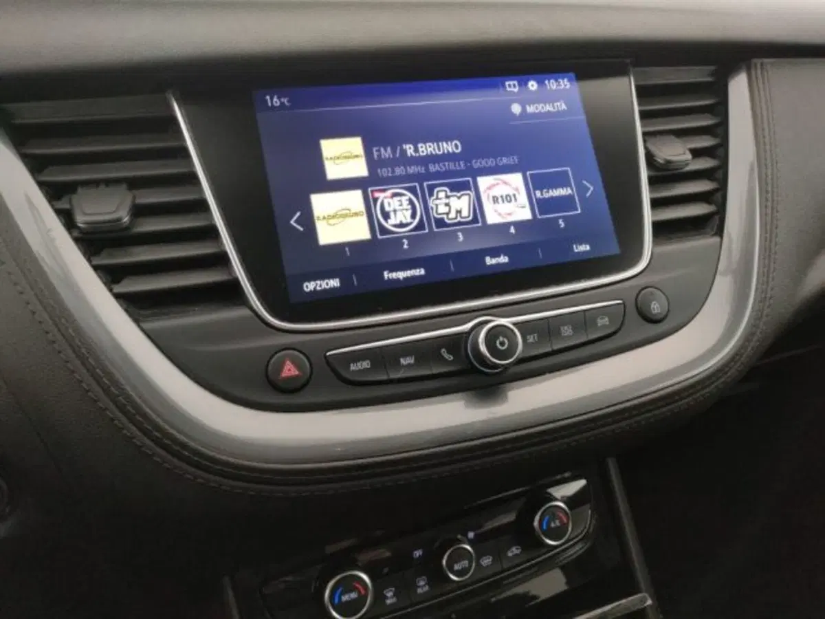 Opel Grandland X usata a Modena (13)