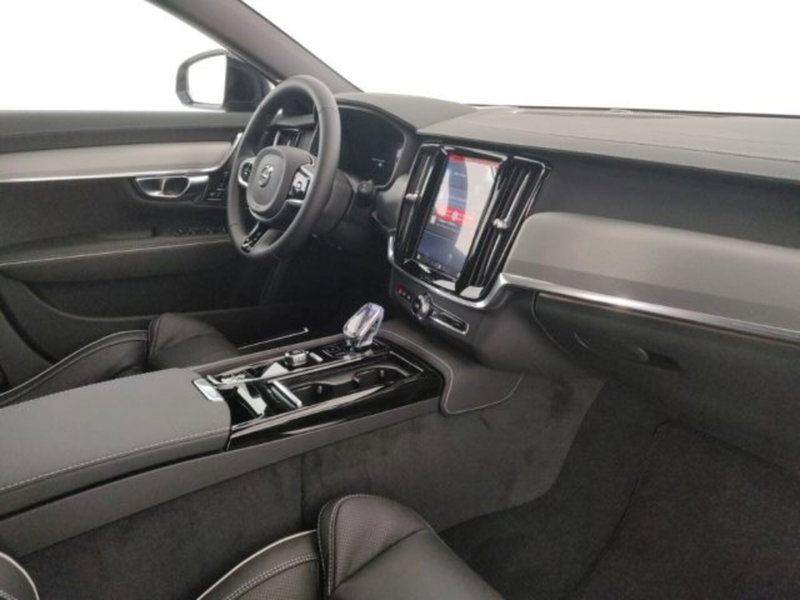 Volvo V90 nuova a Modena (10)