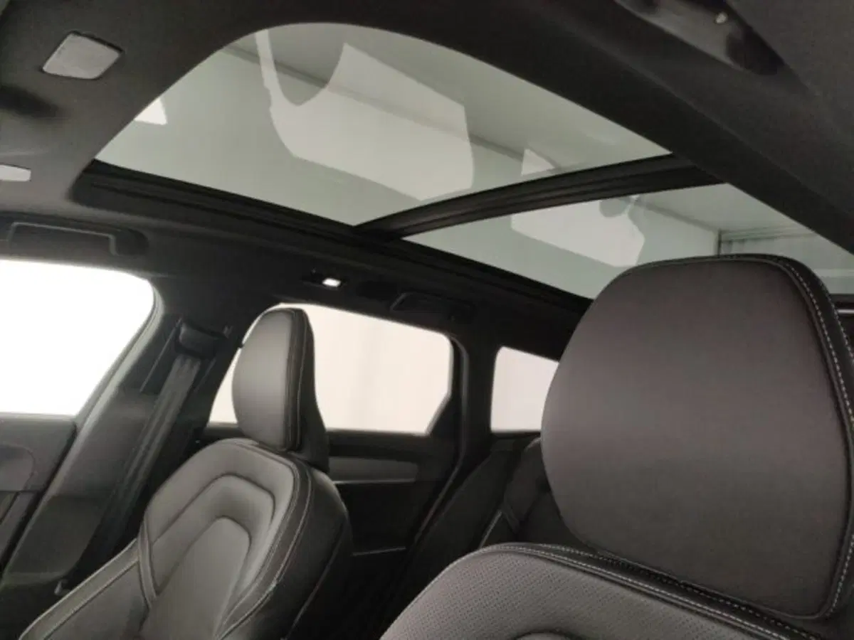 Volvo V90 nuova a Modena (17)