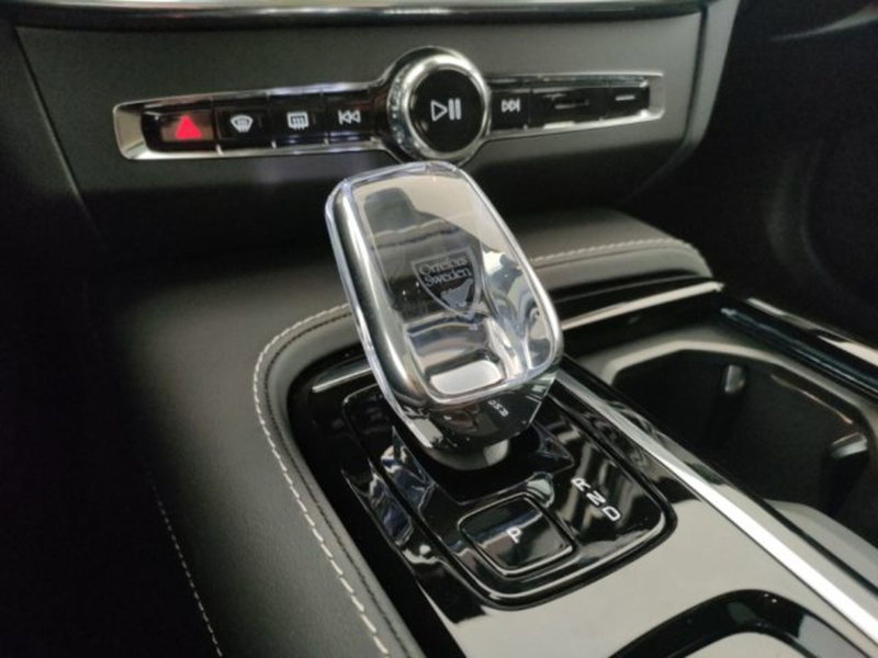 Volvo V90 nuova a Modena (18)