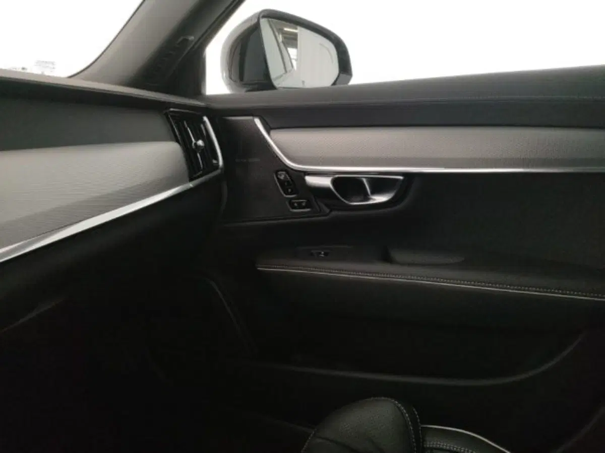 Volvo V90 nuova a Modena (19)