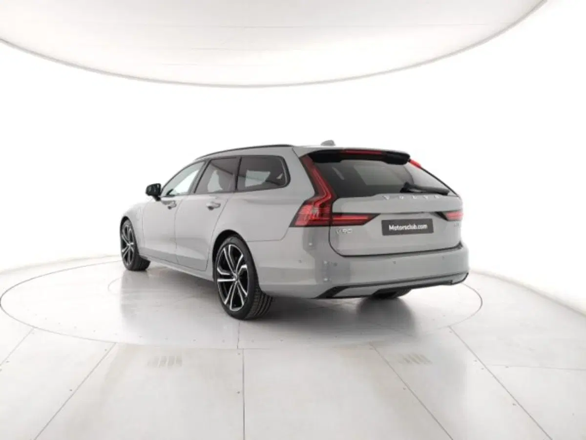 Volvo V90 nuova a Modena (3)