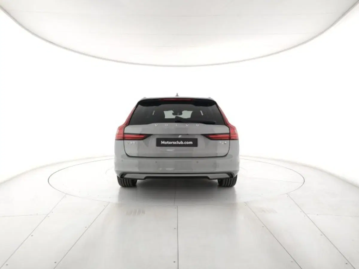 Volvo V90 nuova a Modena (4)