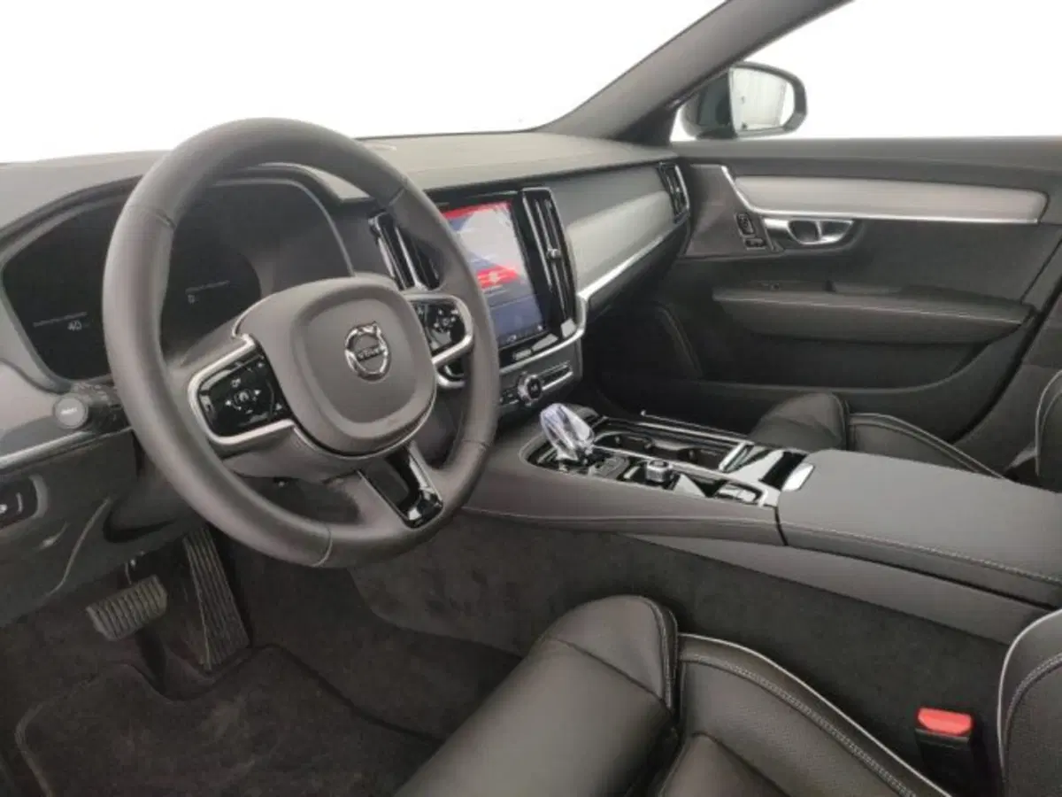 Volvo V90 nuova a Modena (7)