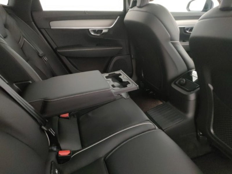 Volvo V90 nuova a Modena (9)