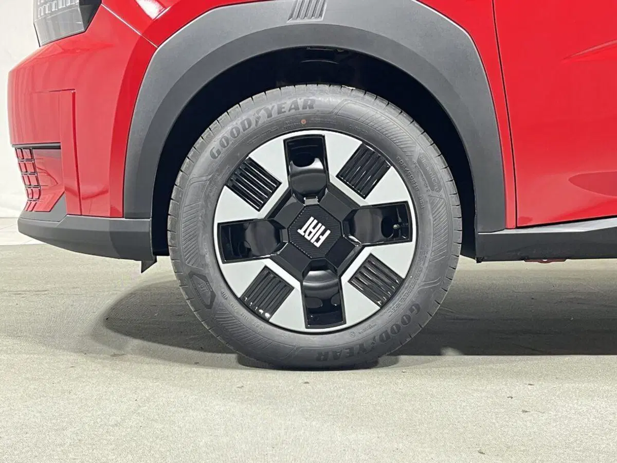 Fiat Grande Panda nuova a Sondrio (9)