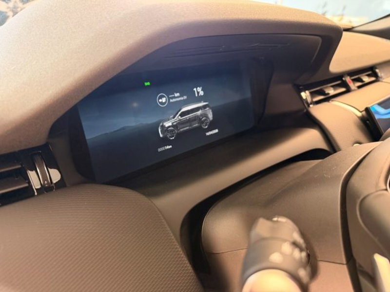 Land Rover Discovery Sport nuova a Siena (14)