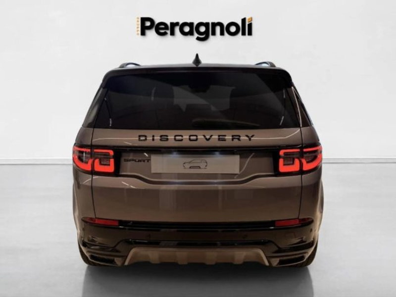 Land Rover Discovery Sport nuova a Siena (6)