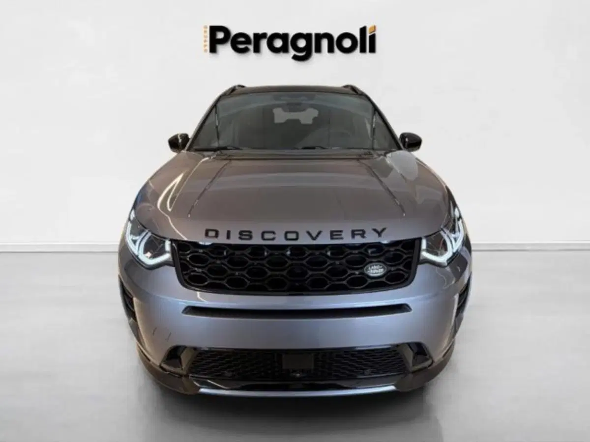 Land Rover Discovery Sport nuova a Siena (7)