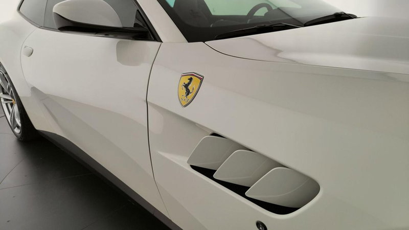 Ferrari GTC4Lusso Coupé usata a Perugia (10)