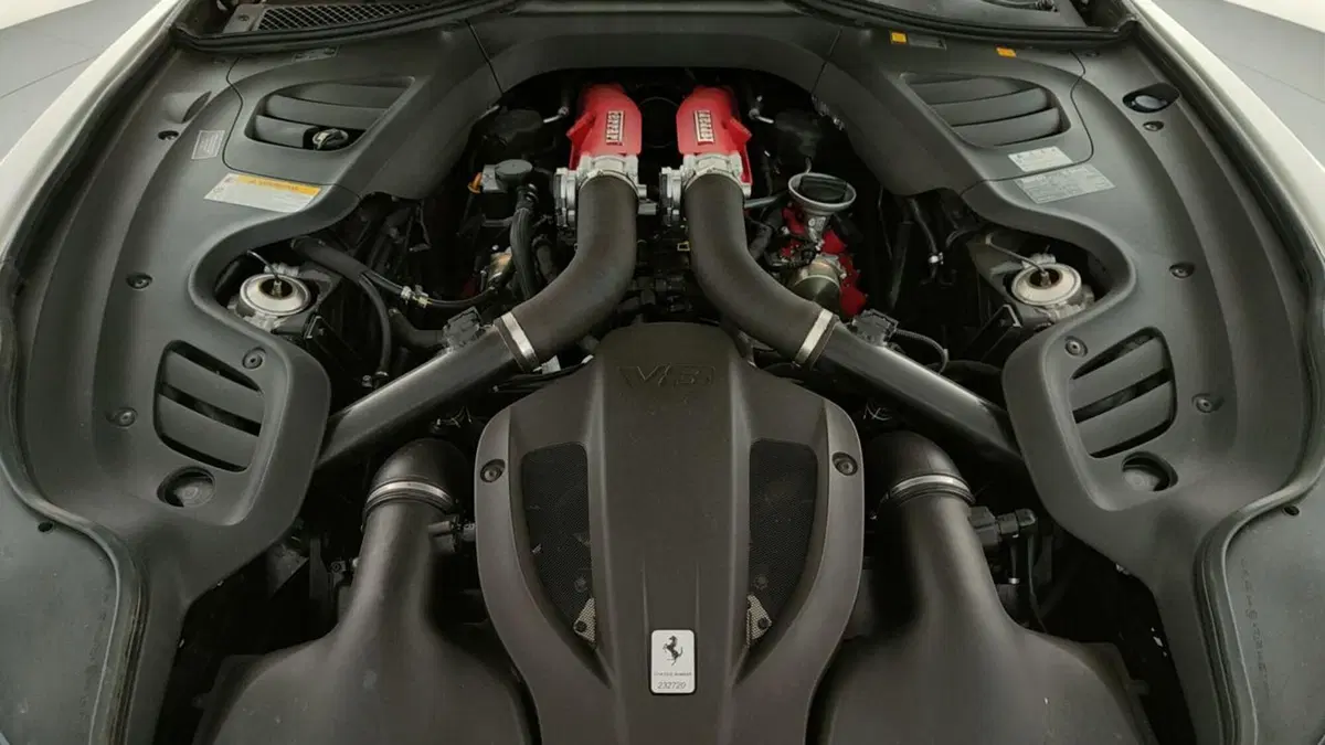 Ferrari GTC4Lusso Coupé usata a Perugia (11)