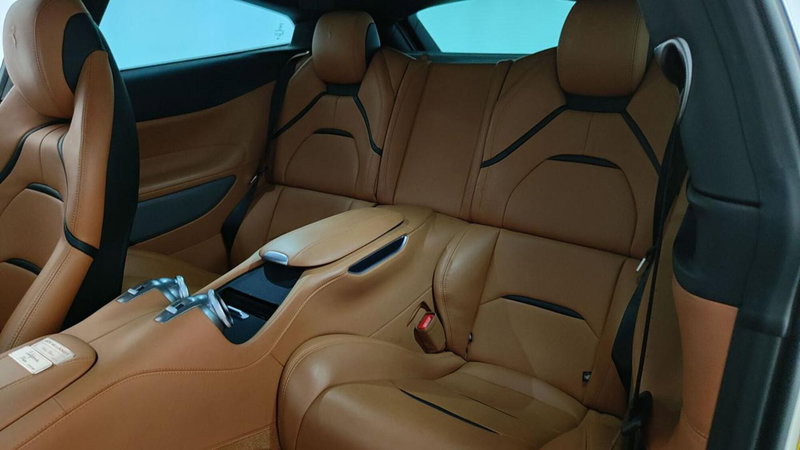 Ferrari GTC4Lusso Coupé usata a Perugia (15)