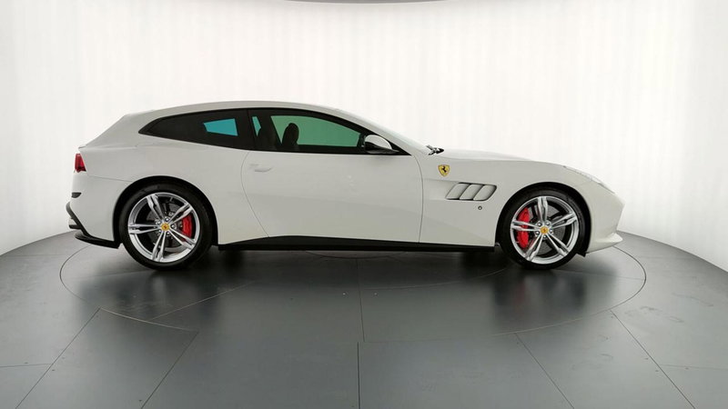 Ferrari GTC4Lusso Coupé usata a Perugia (5)